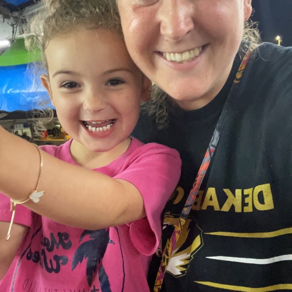 Meet your Posher, Danielle - Picture 3 of 4